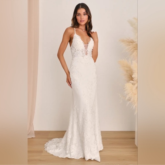 Enchanting Eternity Ivory Pearl Lace-Up Backless
Maxi Dress NWOT - Picture 5 of 6